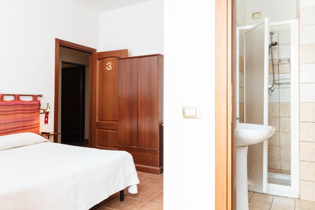 La Mezzanella Guesthouse Porto Torres Habitación foto